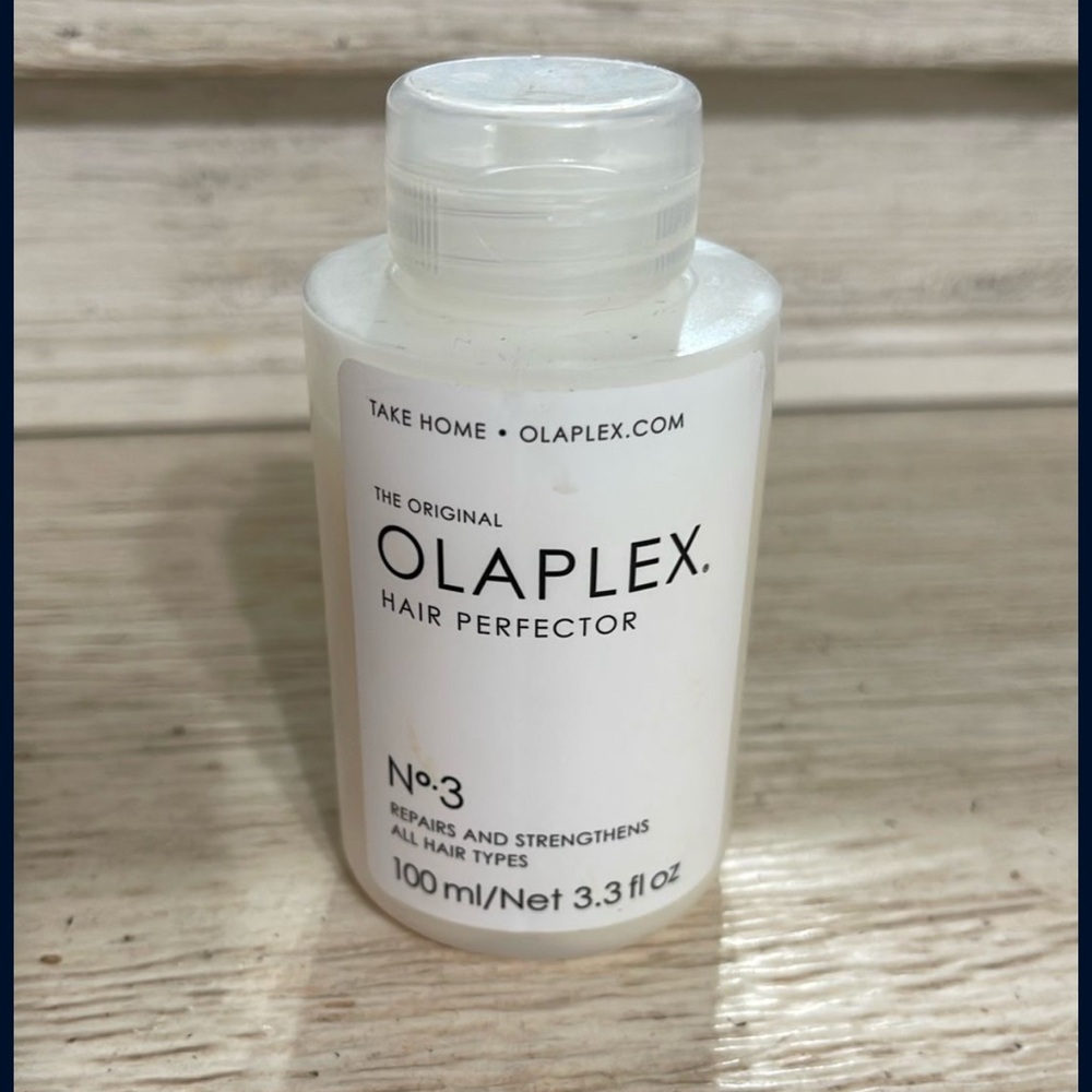 OLAPLEX No.3 Hair Perfector in White